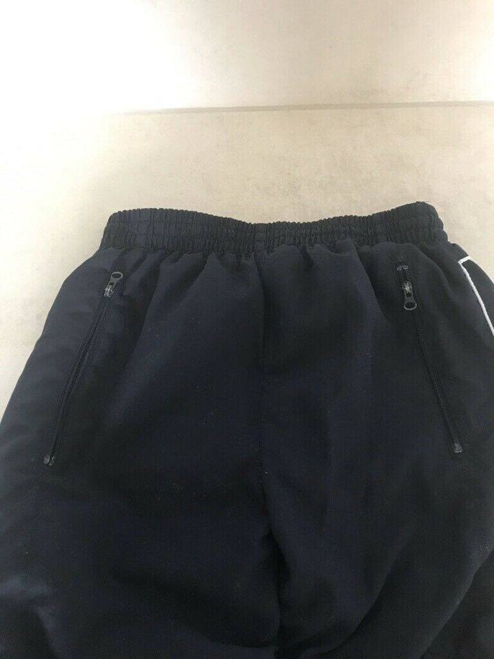 2 x Rodeo Sporthose, Jogginghose, Pullover Gr. 146 / 152 in Böklund