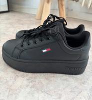 Tommy Hilfiger Damenschuhe (originale) Niedersachsen - Verden Vorschau