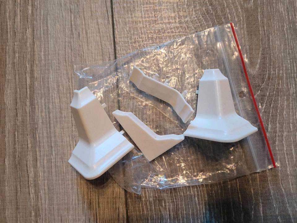 18 × Verschiedene Sockelleisten Abschluß/ Innen - Außen Ecken in Espenau