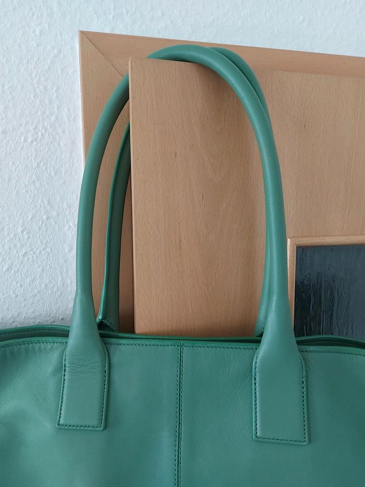 Liebeskind tasche Chelsea L Grün 47x35cm echtleder in Dresden