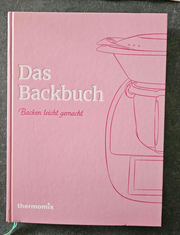 Thermomix " Das Backbuch " Neuwertig in Puderbach