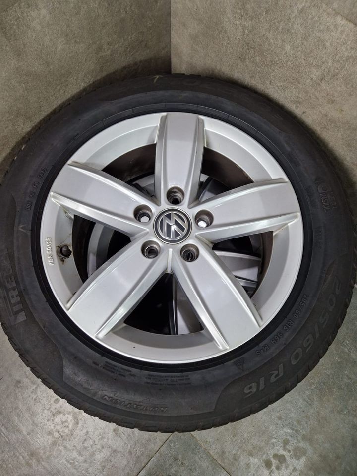 Original VW Touran 2 Kompletträder Satz 205/60R16 Alufelgen in Rodgau