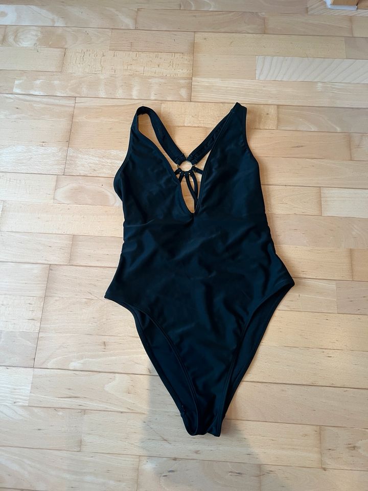 Badeanzug von ASOS Gr S/36 schwarz NEU in Gaukönigshofen