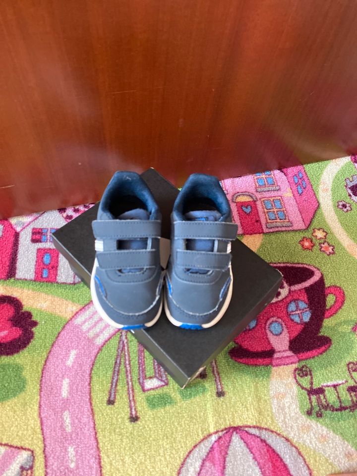 Adidas Baby Kinder Schuhe in Essen