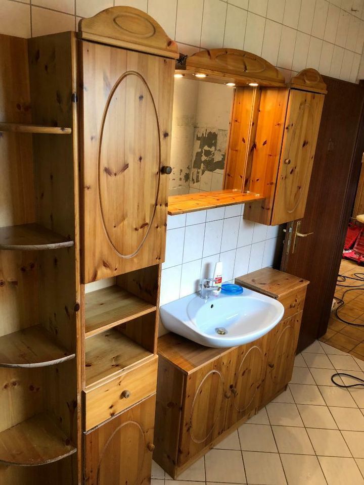 Kieferholz Badezimmer Massivholzschränke! Einzeln 10 bzw. 20 € ! in Westensee