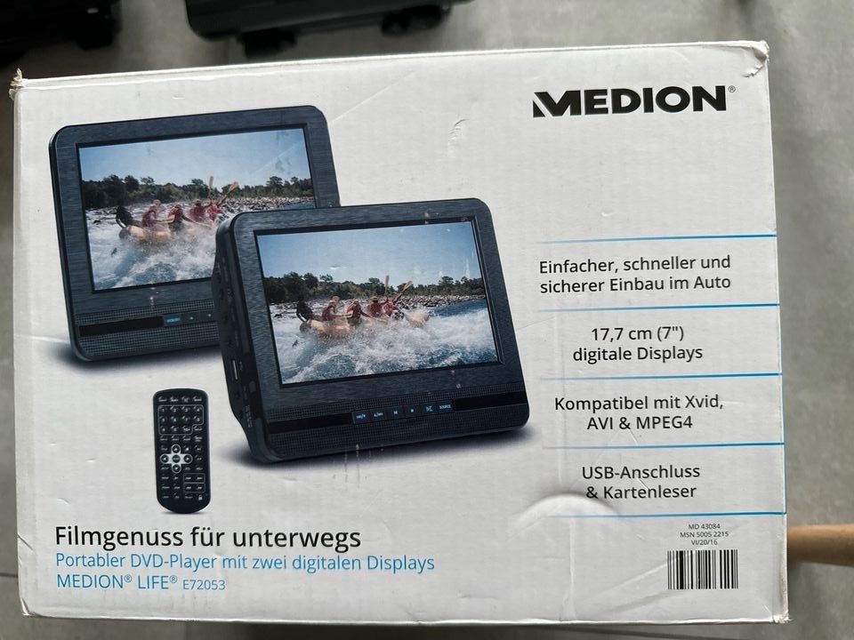 Medion Portabler Auto DVD-Palyer mit 2 Displays DVDs in Dinslaken