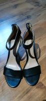 Cato Leder Sandalen Pumps Gr 8 guter Zustand Hessen - Dillenburg Vorschau