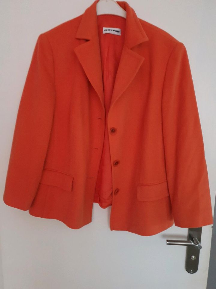 Verkaufe eine schöne Jacke Größe 48 in Bergheim