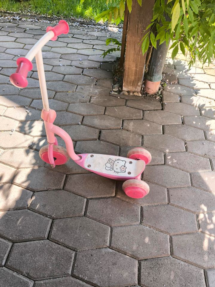 Kinderroller Hello Kitty/Rosa gebraucht in Winhöring