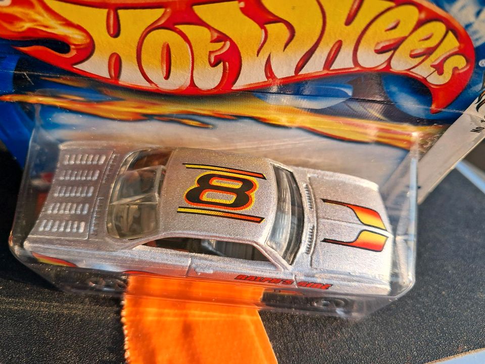 HOT WHEELS MODELLAUTO SAMMLUNG - 3x Vairy 8 - OVP in Chemnitz