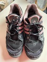 Adidas Hallenschuh Gr.42 Niedersachsen - Salzhemmendorf Vorschau
