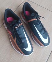 Nike Phantom Hallensportschuhe  Größe 38.5 Hessen - Karben Vorschau