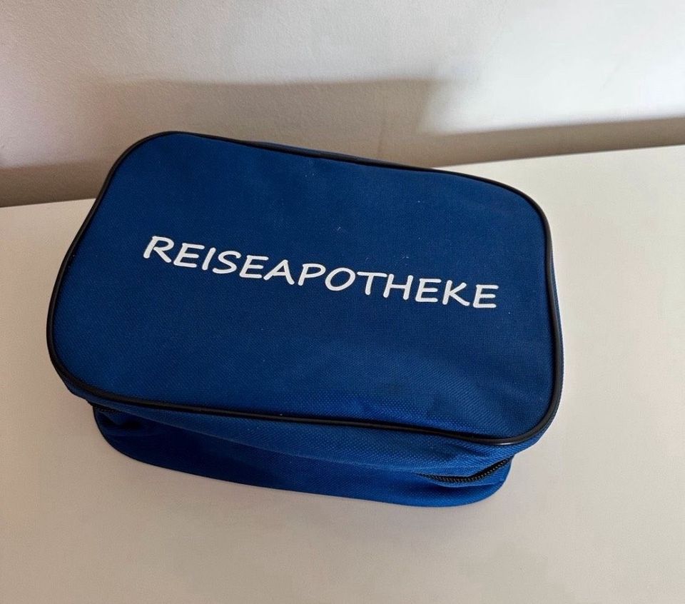 Reiseapotheke blau Tasche blau in Alteglofsheim