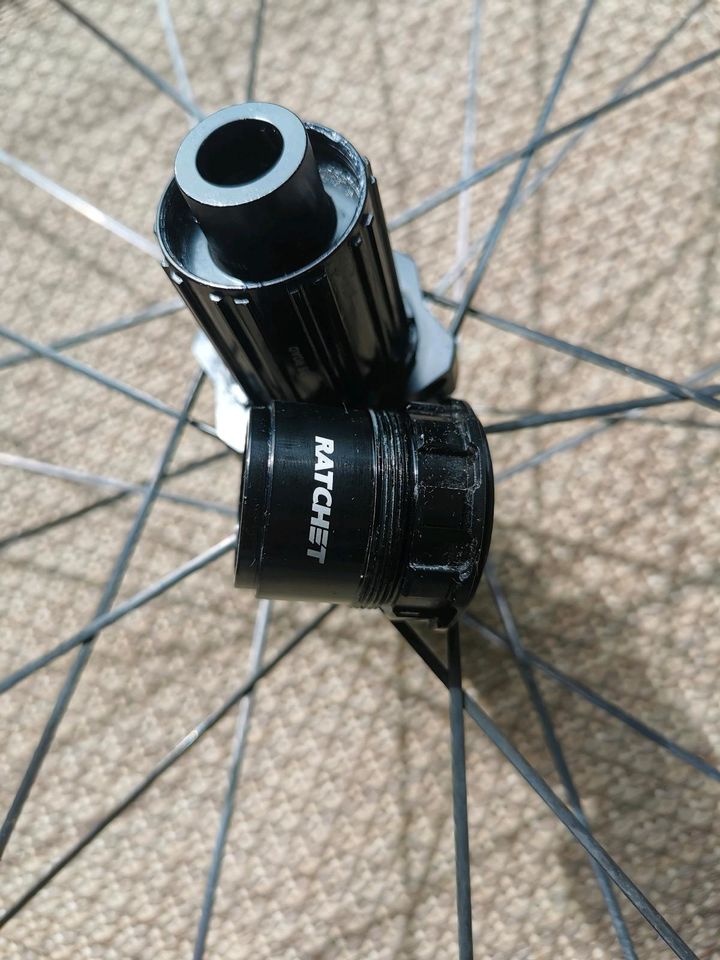 Carbon Rennrad Hinterrad Bontrager Aeolus pro 37 in München