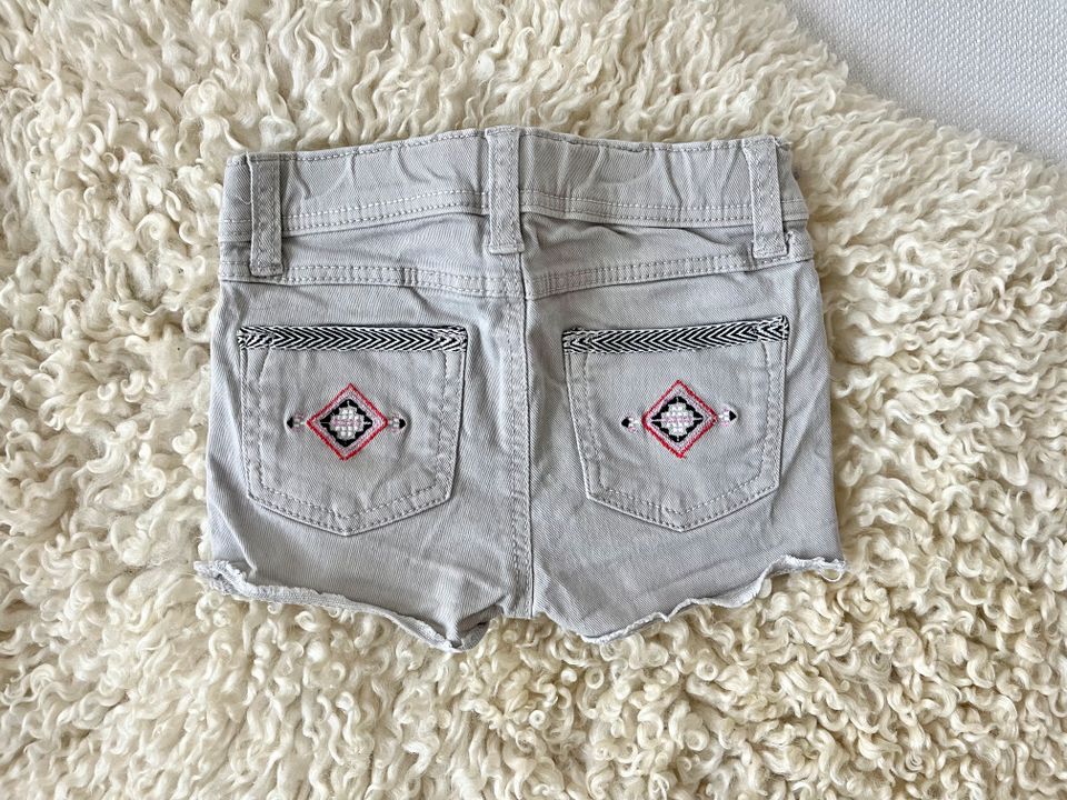 Gr. 98, H&M, Shorts, Kurze Hose, Jeans, verstellbarer Bund in Hamburg