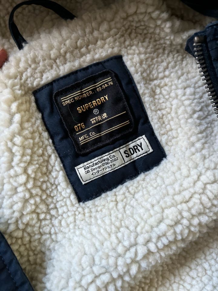 Superdry Wintermantel Jacke Damen M blau mit Kapuze in Michendorf