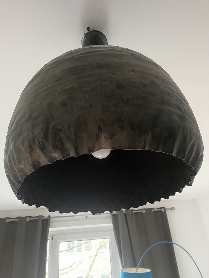 Deckenlampe aus der Wäscherei in Hamburg