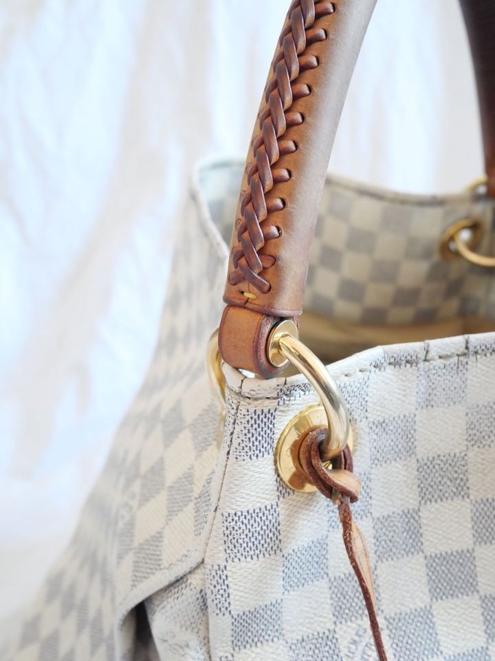 Louis Vuitton Artsy Damier Azur Weiß Tasche in München