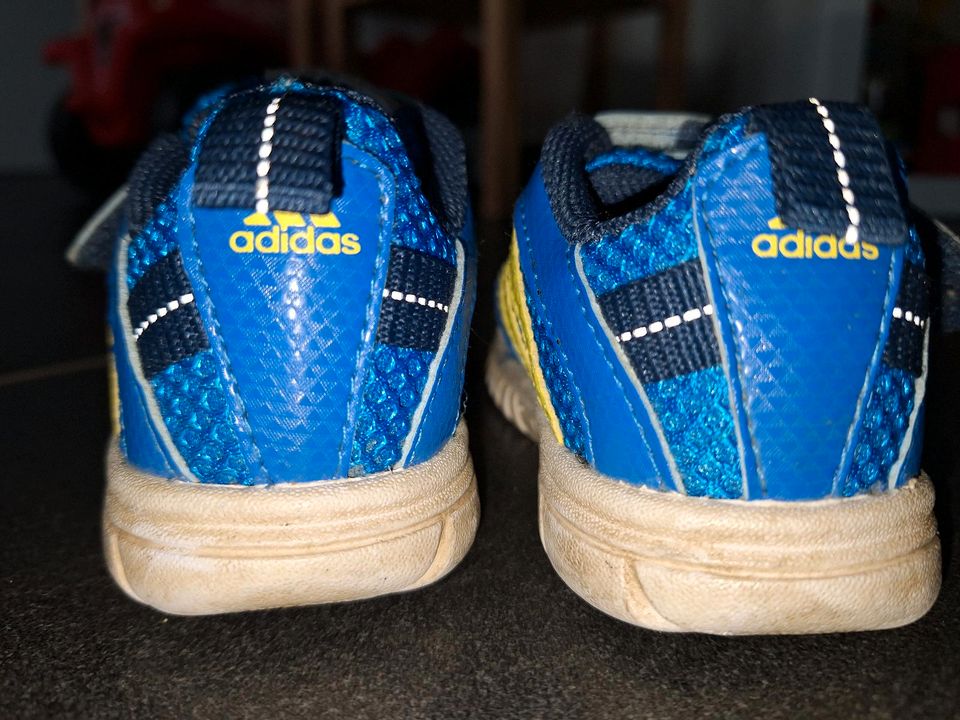 Adidas Turnschuhe in Gr. 21 in Grevenbroich