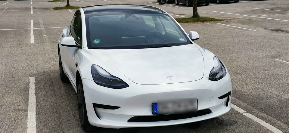 Tesla Model 3 SR+ in Bad Schwartau