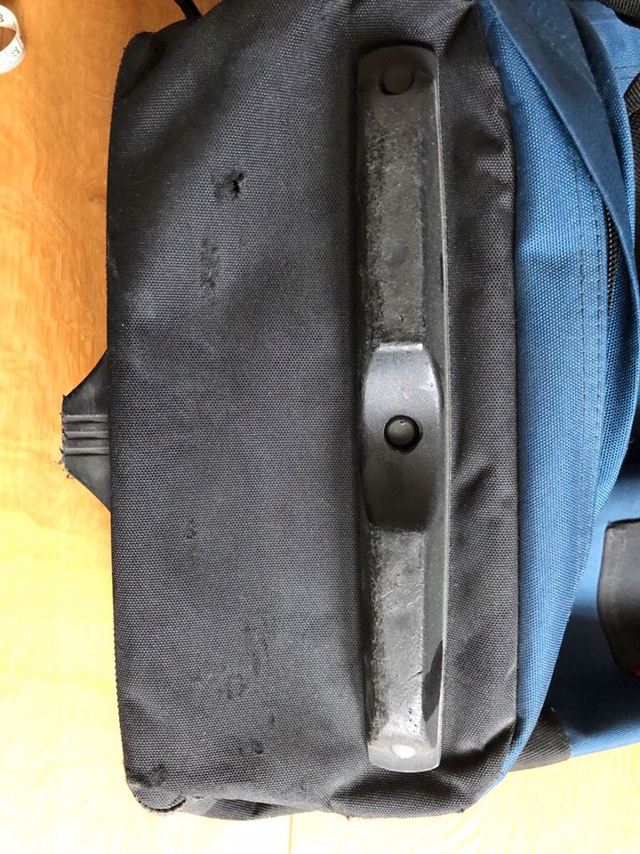 Eastpak Reisetasche mit Rollen in Lengede