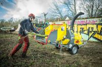 Miete mobiler Häcksler/Holzhacker bis 16cm Durchmesser inkl. MwSt Berlin - Köpenick Vorschau