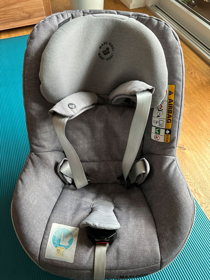 Maxi Cosi Pearl Pro inkl Station ab ca 1 - 4 Jahre in Eschborn