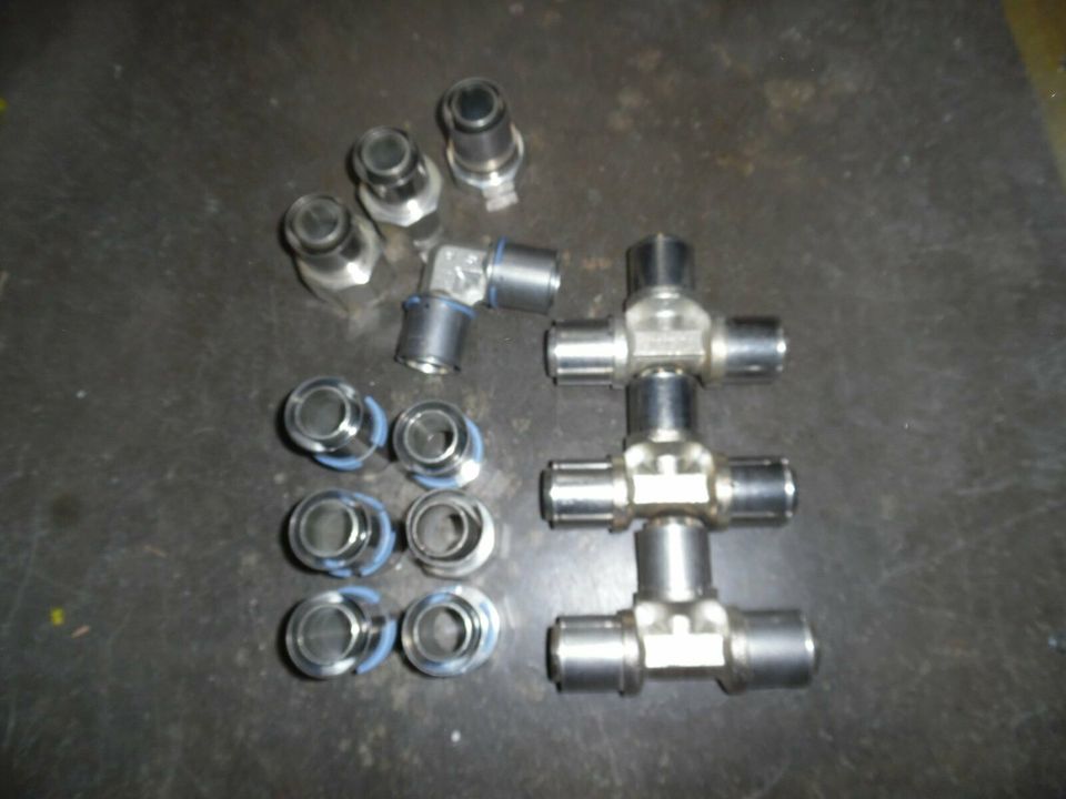 Uponor Pressfittings für Wasser- und Heizung Dimmension 40 mm in Niedermohr