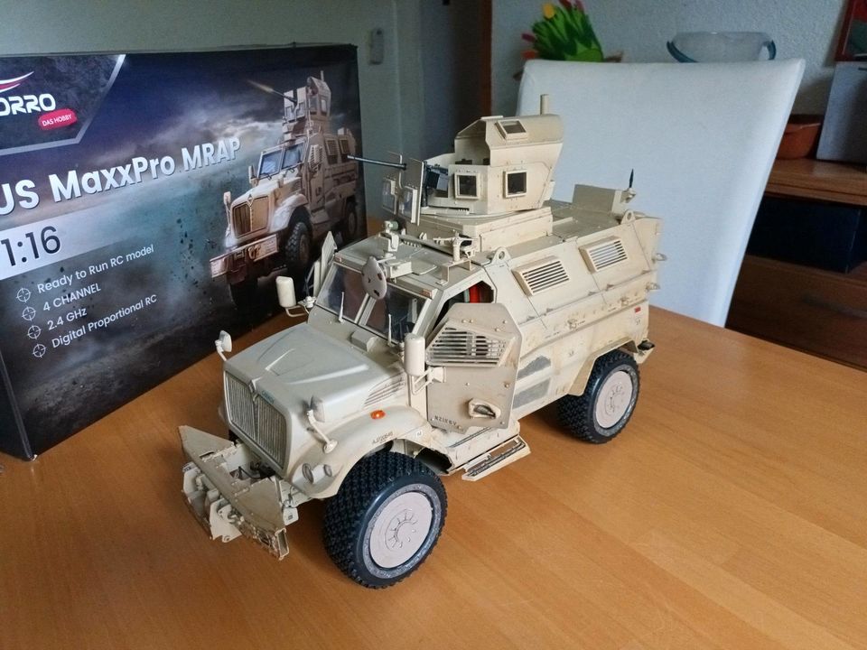 Panzerfahrzeug USA MaxxPro MRAP 1/16 in Grevesmuehlen