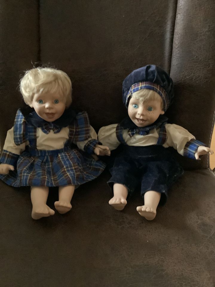 2 Porzellan Puppen in Bocholt