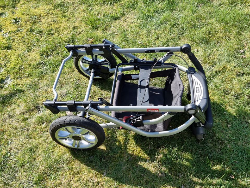 3in1 Kinderwagen Babywagen; Fabrikat "Herlag" in Illingen