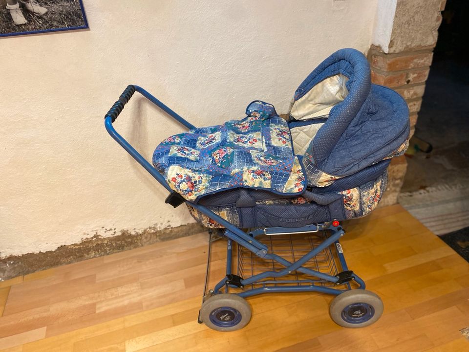 Kinderwagen in Friedland