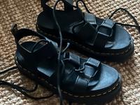 Dr. Martens Hydro Leder Schnürsandale Nordrhein-Westfalen - Bornheim Vorschau