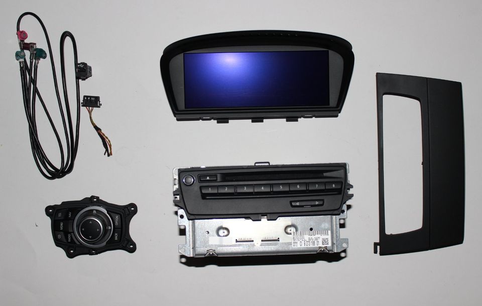 BMW E90 E91 E92 E93 LCI Navi Display CIC Navigation Prof SET DAB+ in Essen