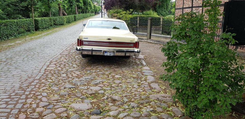 Lincoln Continental Town Coupé 1976 in Rietberg