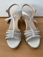 Caprice Leder Sandalen Sandaletten weiß gold neu 39 Harburg - Hamburg Heimfeld Vorschau