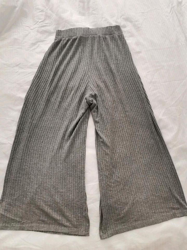 Bershka Culotte Hose Schlaghose Gerippt Grau Baumwolle XS 34 in Berlin