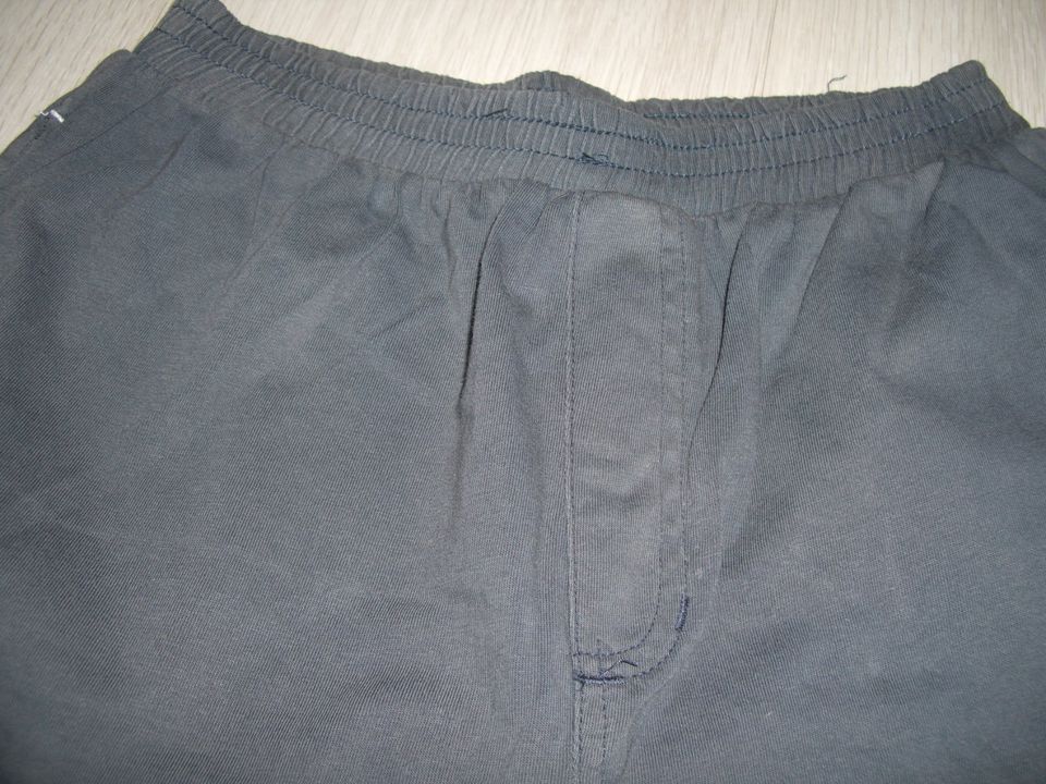 C&A Shorts Größe 116 grau Baumwolle Druck in Asendorf (Nordheide)