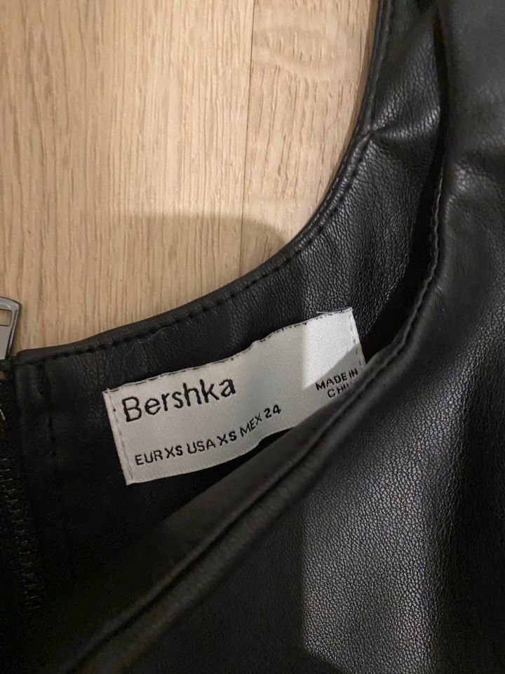 Bershka Hosen Shortanzug in Hagen