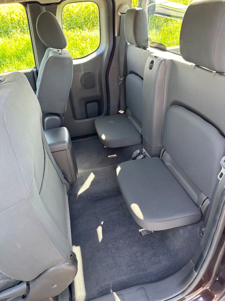 Nissan Navara SE King Cab Klimaaut. Sitzheizung Scheckheft Tempom in Neubrandenburg