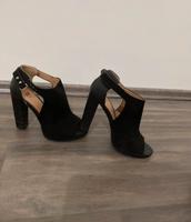 Schwarze Absatzschuhe/peep toe heels Größe 37 Nordrhein-Westfalen - Gelsenkirchen Vorschau
