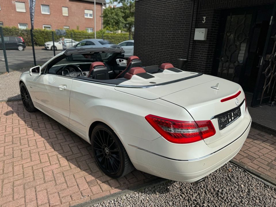 Mercedes-Benz E-200 Cabrio Benziner in Duisburg