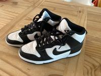 Nike Sneaker weiß Schwarz Gr 40,5 Hessen - Darmstadt Vorschau