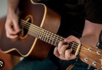 Suche Gitarrenunterricht kein online Unterricht Nordrhein-Westfalen - Bad Lippspringe Vorschau