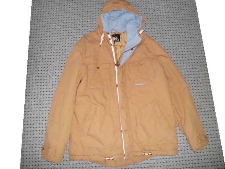 Herren Jacke Regular Fit mit Kapuze Beige gr 56 in Berlin