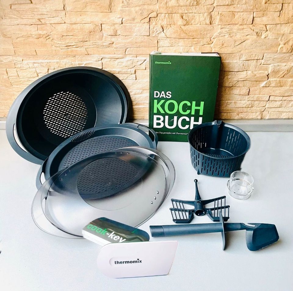 TOP❗️ Vorwerk Thermomix TM5 | GARANTIE | Varoma | COOK KEY | Buch in Neustadt a. d. Waldnaab