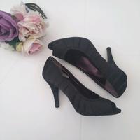 ❤ Tamaris ❤ festliche Satinpumps Peep Toes vintage 50s retro pin Hessen - Solms Vorschau