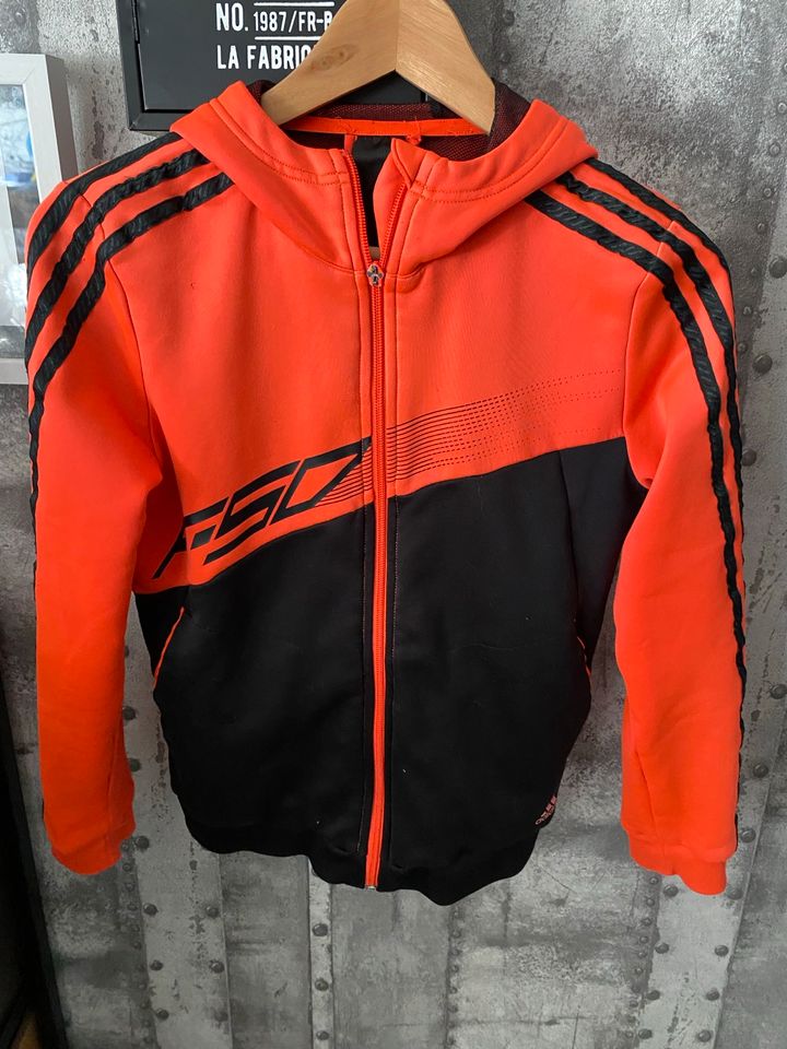 Adidas Sweatjacke Pullover Größe 152 mit Mängeln in Groitzsch