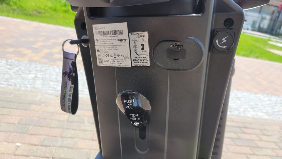 Pride Kolja Plus HMV 6kmh Elektromobil Senioren Rentner Fahrstuhl in Falkensee