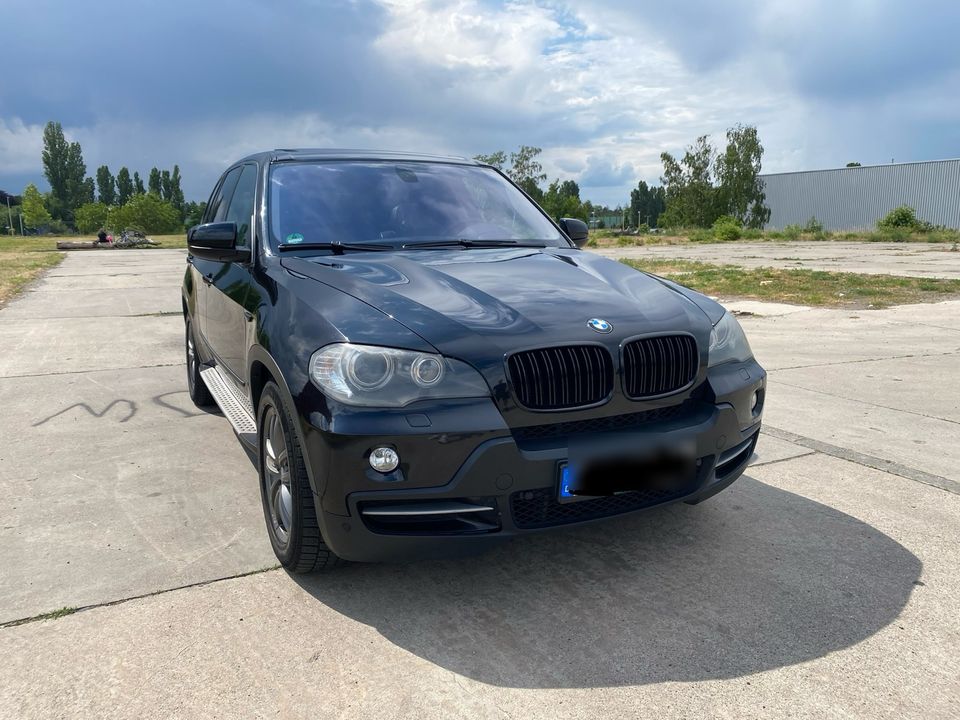 BMW X5 E70, 3.0sd 286ps Pano, Leder, Sound, Tiefergelegt in Berlin